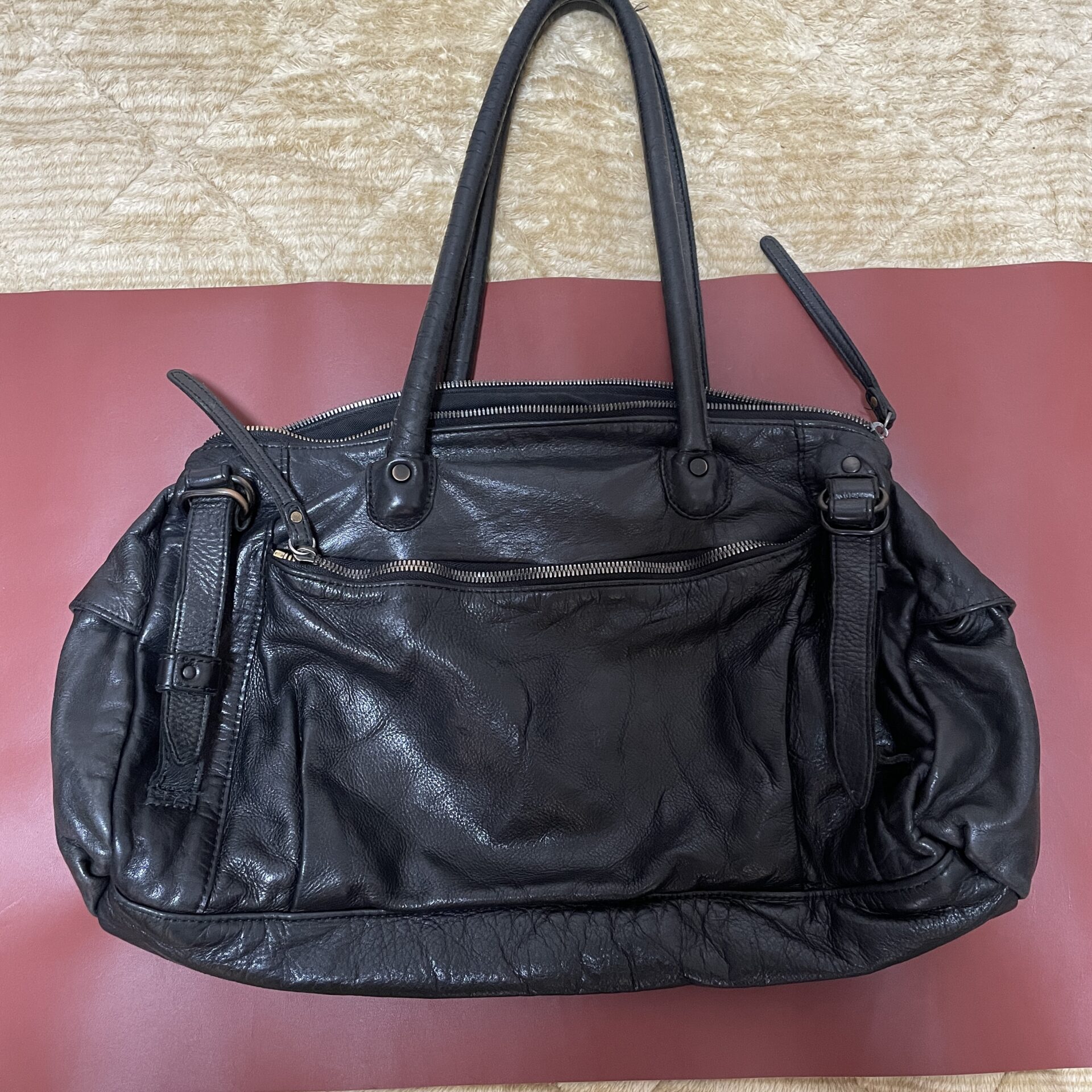 【エイジングレポート】トルネードマートのボストンバッグ 6年使用した牛革はギラギラした光沢に