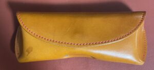 【エイジングレポート】栃木レザー眼鏡ケース 3年使用