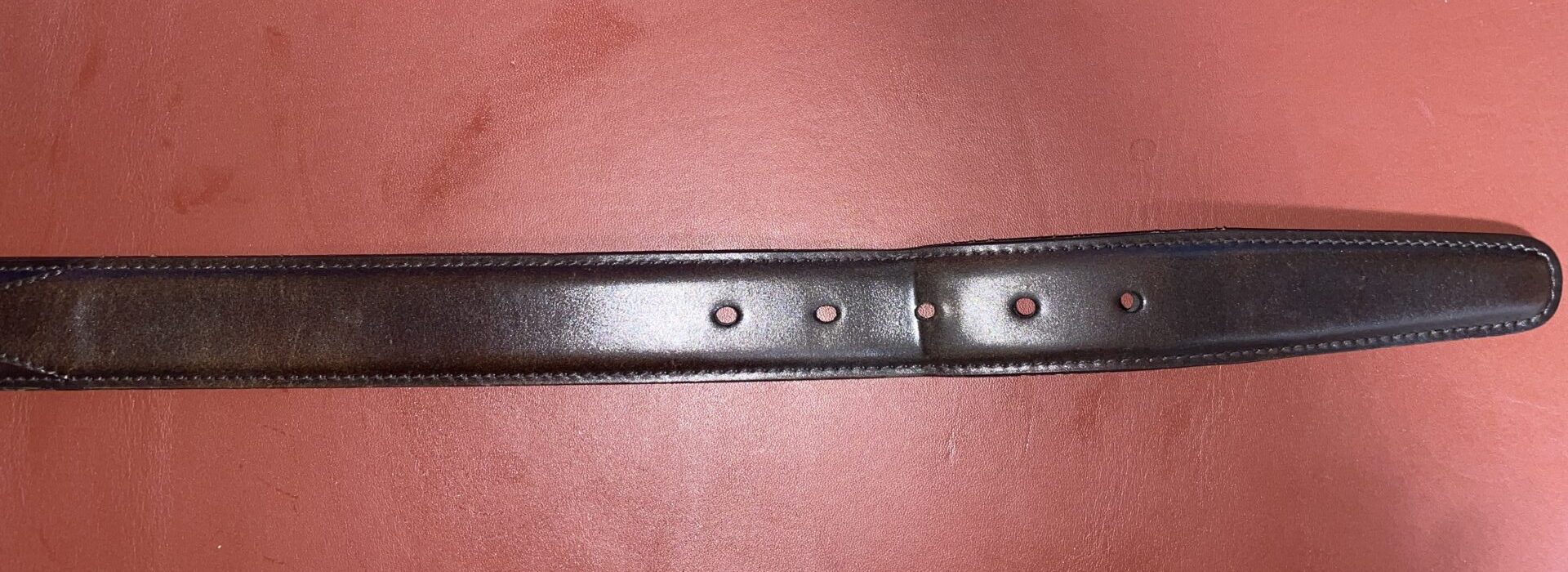 【エイジングレポート】K.T.LEWISTONのコードバンベルト 3年半使用 少しずつ色落ちが目立つようになってきた