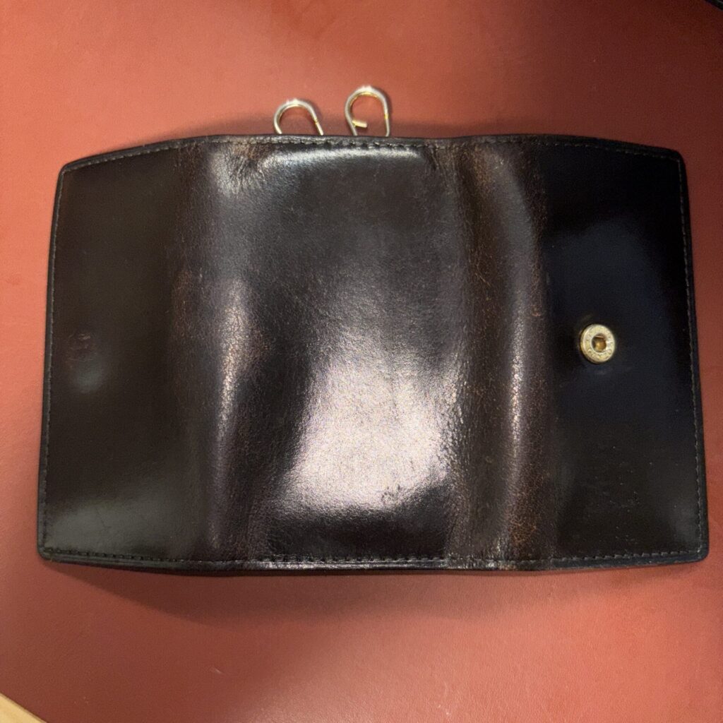 4年半使用したGANZOシンブライドルキーケースの外装全体