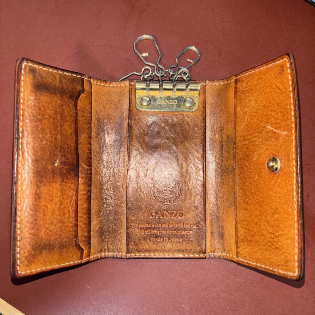 GANZOシンブライドルキーケースの内装全体