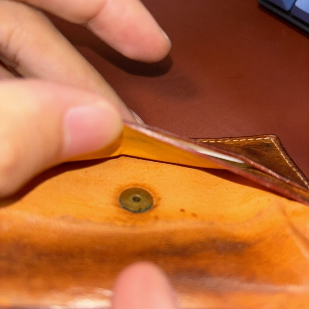 GANZOシンブライドルキーケースの金具周辺の使用感