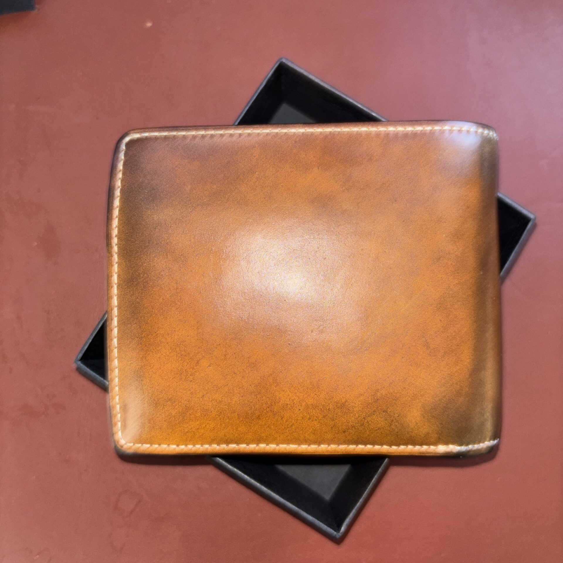 キプリスのナチュラルコードバン財布 5年使用 飴色になった外装と内装の変化